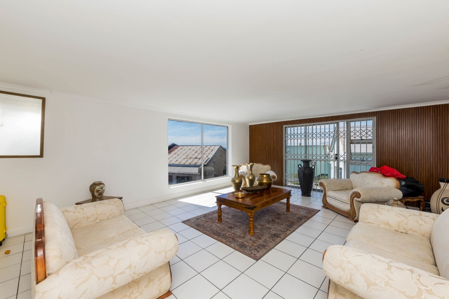 6 Bedroom Property for Sale in Walmer Estate Western Cape